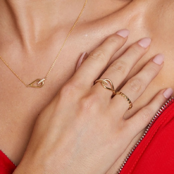 Babygold Anchor knot ring size 7 - Picture 2 of 4